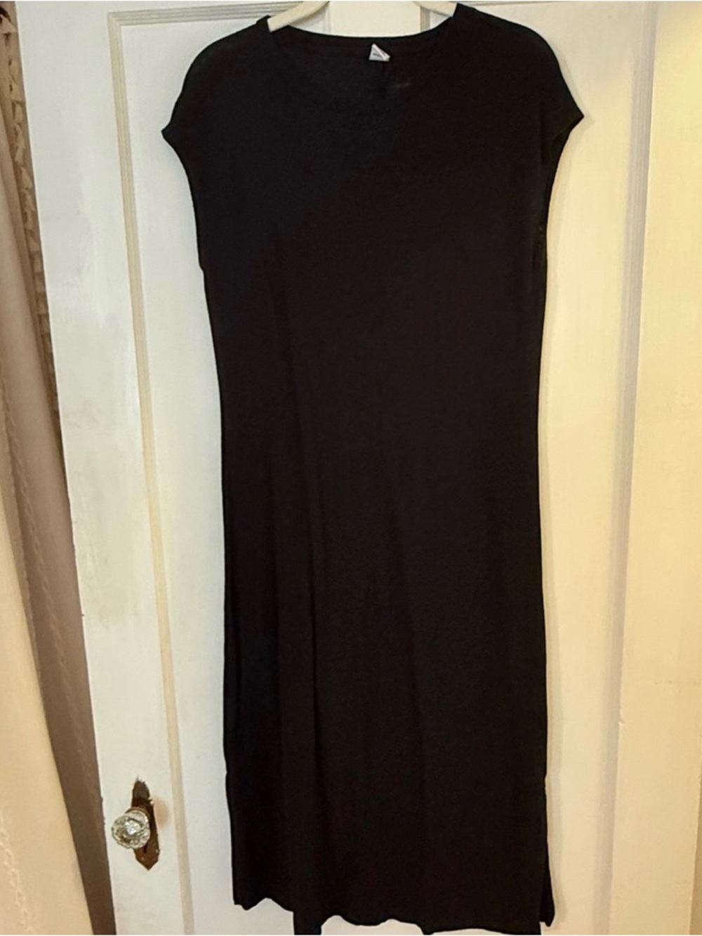 Black Cap-Sleeve Midi Dress